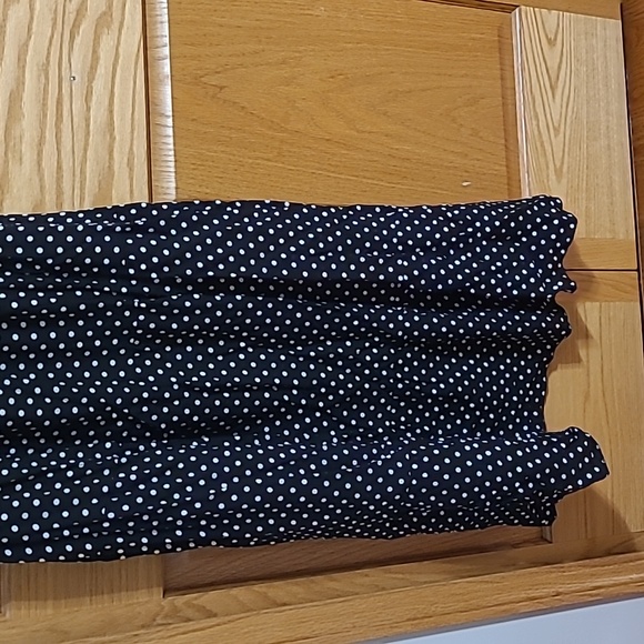 NWOT ✨️ Polkadot off the shoulder, long maxi dress 🤍🖤 - Picture 2 of 6